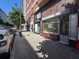 Local comercial en alquiler en El Llano en Gijón