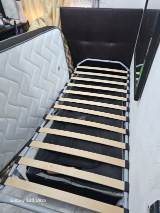 Cama con base apenas 3 meses de uso