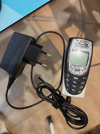 Nokia 8310 Cargador Incluido