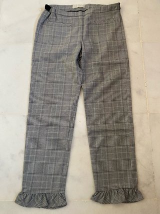Pantalón de Cuadros con Volantes