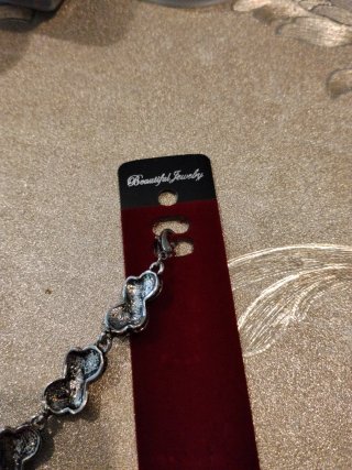 Pulsera estilo antiguo con cristales y pedrerías