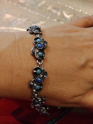 Pulsera estilo antiguo con cristales y pedrerías