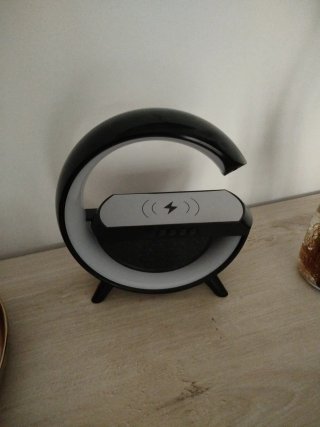 Altavoz, lampara y cargador inalámbrico