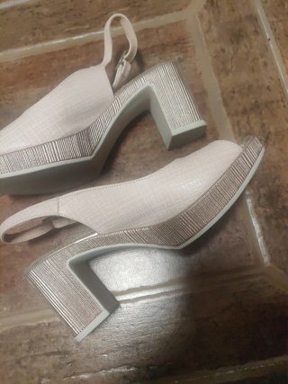 Zapatos de tacón Pitillos beige