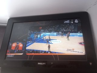 Televisor Philips Negro cambio por 2 maleta grande