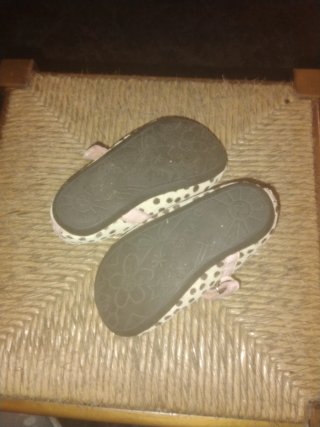 Zapatos Bebés talla 22 -7 euros cada par