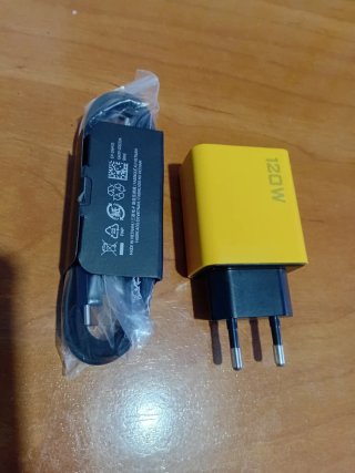 Cargador 120W y Cable USB