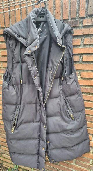 Plumífero Zara negro sin mangas mujer