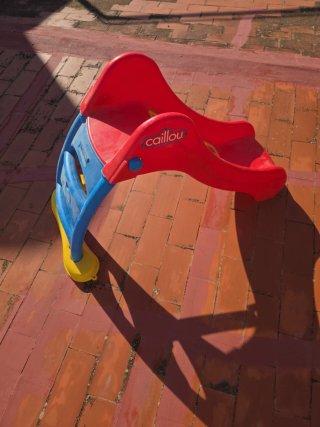 Tobogán Infantil Caillou