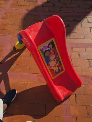 Tobogán Infantil Caillou