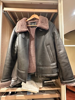 Cazadora aviador efecto piel Zara borreguito
