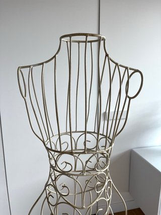 Manichino decorativo in ferro vintage