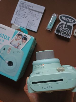 Cámara de fotos Polaroid Instax Mini 9con caja
