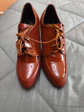Zapatos Marrones con Cordones