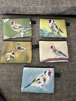 Set de Monederos con Estampado de Jilgueros
