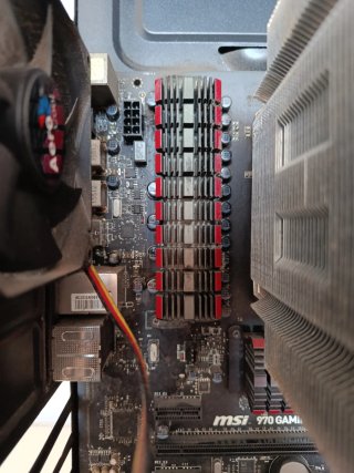Semitorre PC MSI 970 Gaming, funciona Bien.