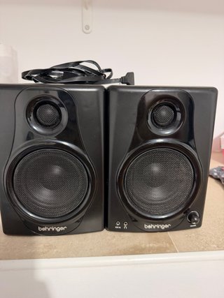 Altavoces Monitor Behringer