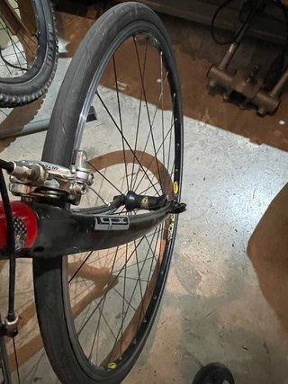 Bicicleta de carretera BH Roja
