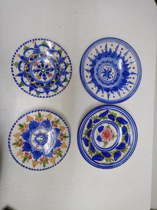 4 Piatti Decorativi in Ceramica Dipinti a Mano
