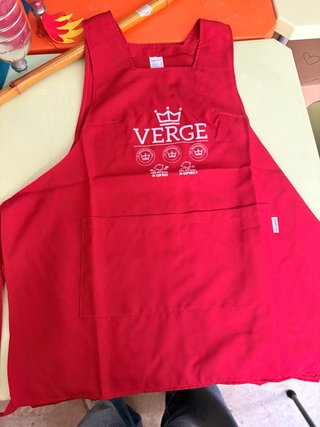 Casaca Verge Se Cortes Talla Única Roja