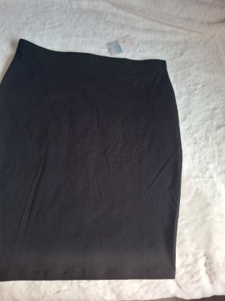 Falda tubo negra talla L