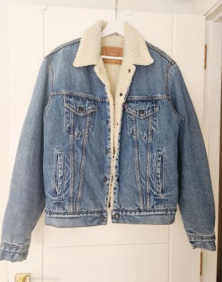 Cazadora vaquera Levi's con borrego