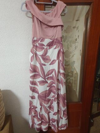 Vestido largo rosa y blanco estampado
