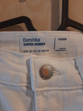 Jeans Super Skinny Bershka Blancos. Hombre