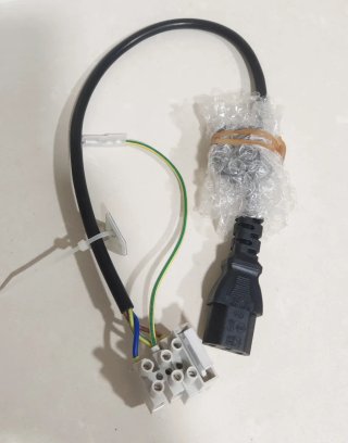 Cable de alimentación con conector C13
