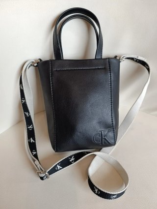 Bolso Calvin Klein Negro con bandolera