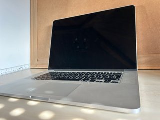 MacBook Pro Apple