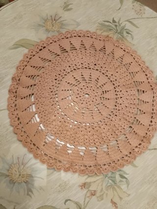 Tapete o mantelito tejido a mano estilo antiguo