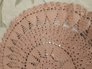 Tapete o mantelito tejido a mano estilo antiguo