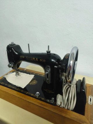 Máquina de coser antigua Sigma