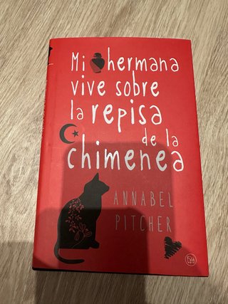 Mi hermana vive sobre la repisa de la chimenea