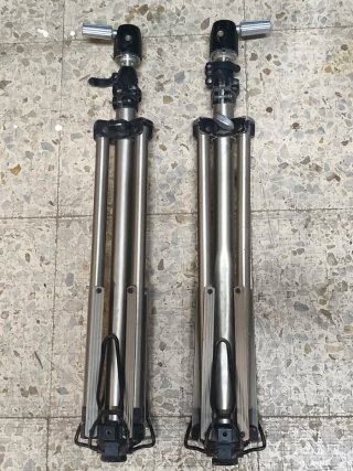 2 Trípodes de Iluminación