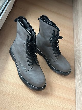 Botines grises cordones suela track T.38