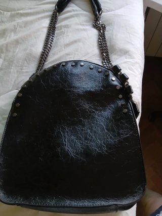 Bolso Negro con Cadena y Tachuelas