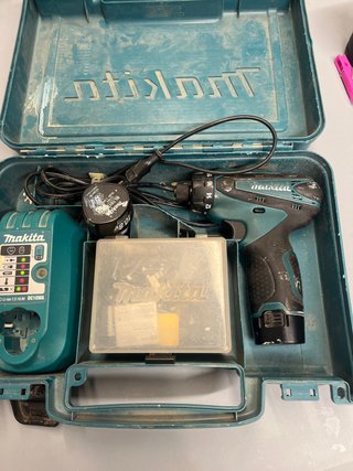 Atornillador Makita 10.8V con Maletín