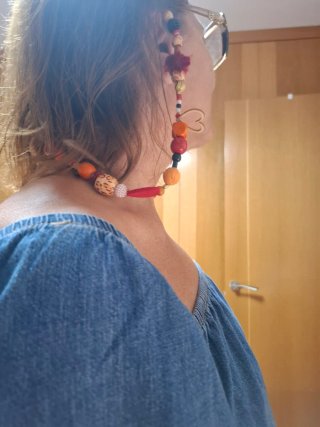 Collar Sujetagafas con Abalorios