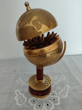 Cigarrera Vintage Bola del Mundo