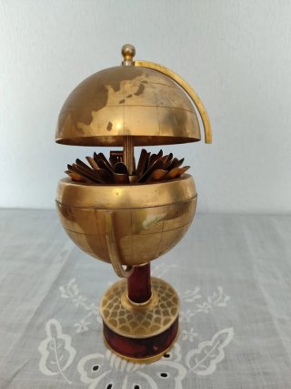Cigarrera Vintage Bola del Mundo