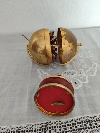 Cigarrera Vintage Bola del Mundo