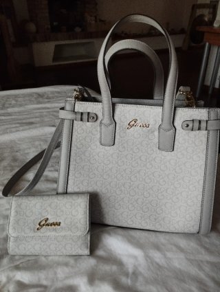 Bolso y Monedero Guess