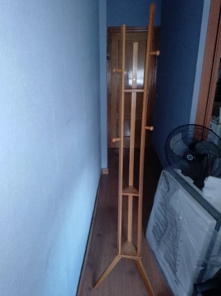 Perchero de madera estilo nórdico