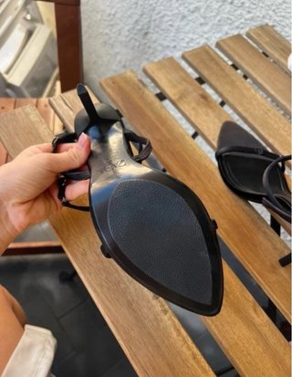 Sandalias ZARA negras tacón fino