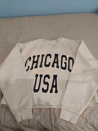 Sudaderas  Stradivarius.Talla XS. Precio x las dos