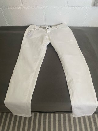 Vaqueros Blancos Slim Mamalicious