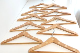 10 und. Perchas infantiles de madera