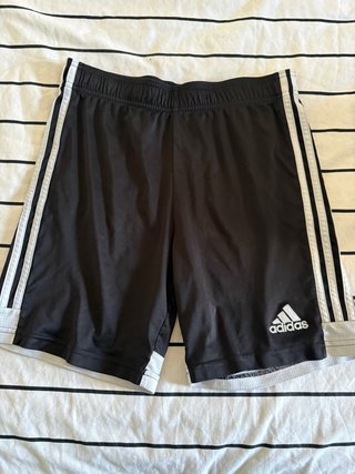 Pantalón corto Adidas negro y blanco